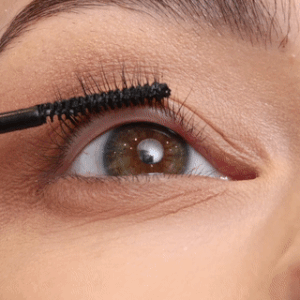 Iš arti modelio, kuriame naudojamas klijavimas